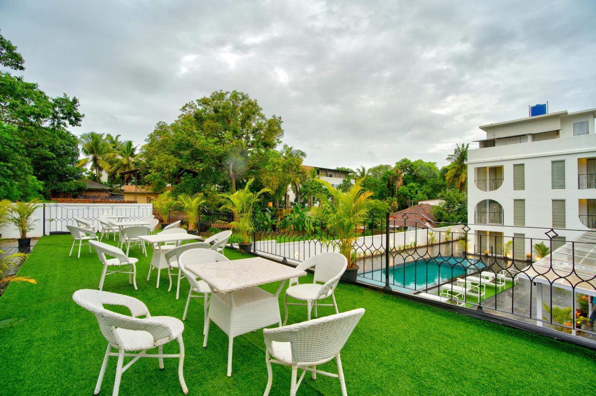 Goa Courtyard By The Porto Arpora Ξενοδοχείο Baga Εξωτερικό φωτογραφία