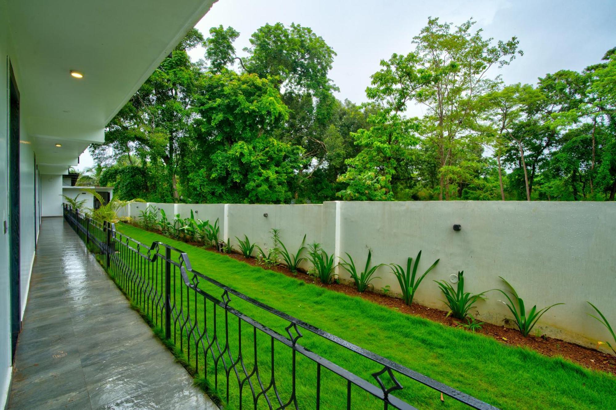 Goa Courtyard By The Porto Arpora Ξενοδοχείο Baga Εξωτερικό φωτογραφία